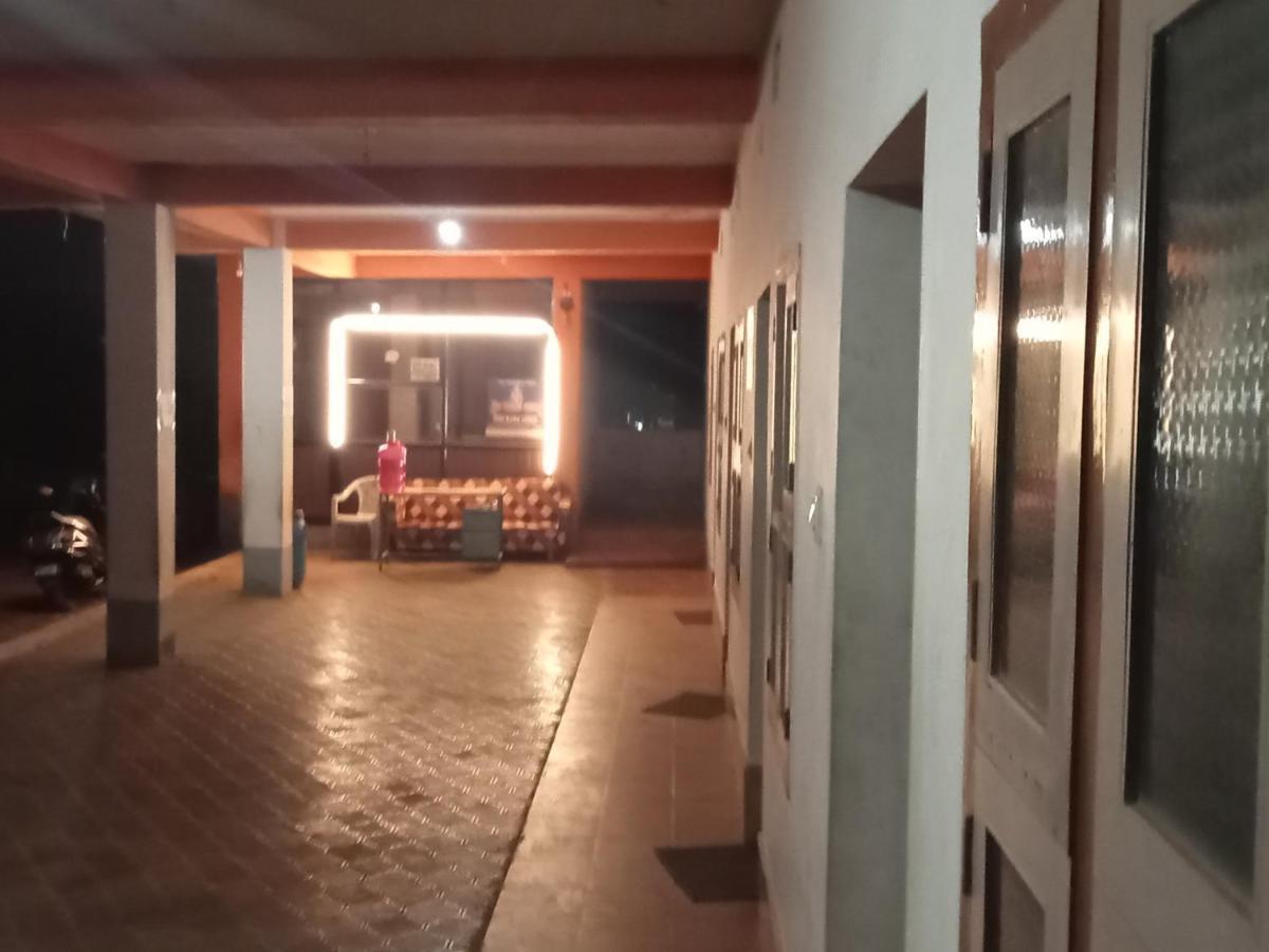 Sri Rama Lodge Subrahmanya Luaran gambar